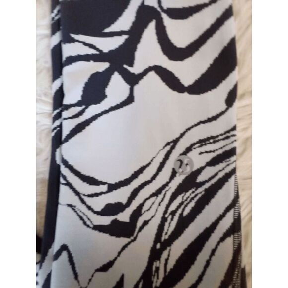 208-NWT Size 0 Lululemon Swift Speed High-Rise Tight 28" - Picture 5 of 5